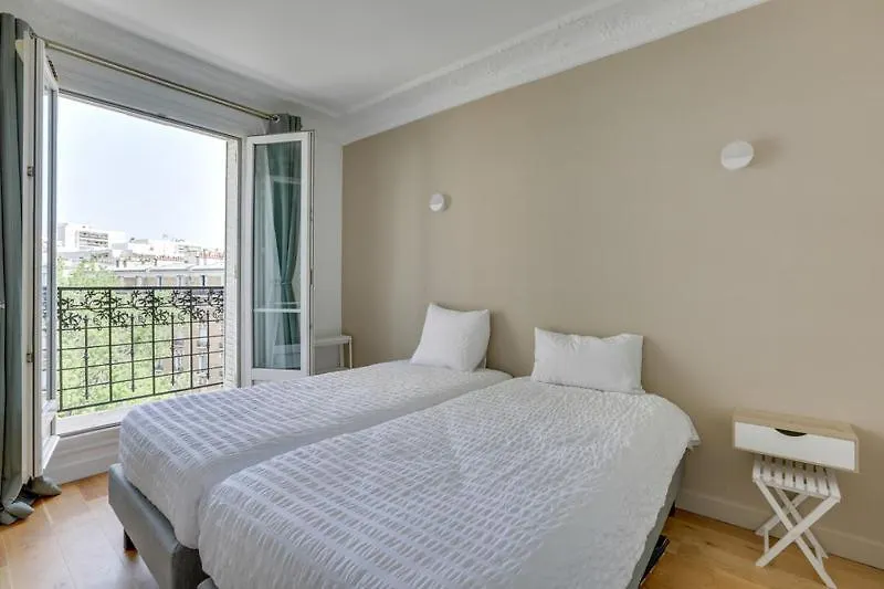 705 Lecourbette - Superbe *
